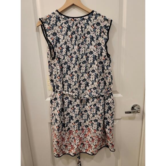 Loft Garden Split Neck Pocket Dress - Picture 5 of 8